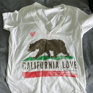 EUC - California Love T-Shirt size M